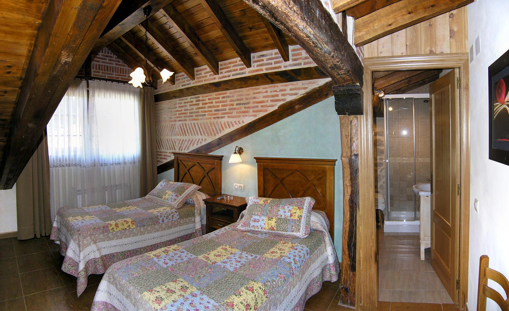 Hotel Casa Paulino Corrales De Buelna Zimmer foto